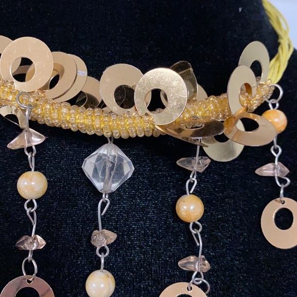 Costume jewelry yellow & gold dangling necklace with matching earrings - Picture 4 of 8